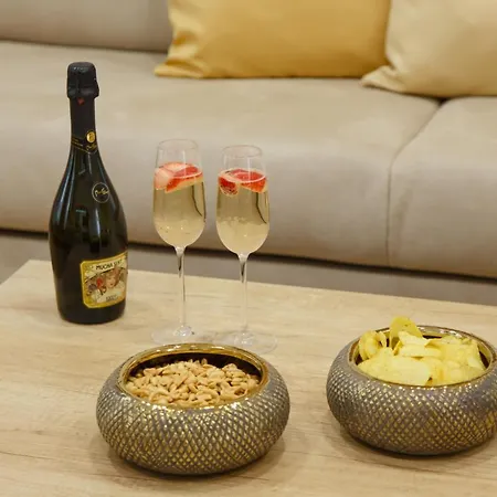 Whitehouse 아파트 *