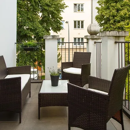 Whitehouse 아파트 *