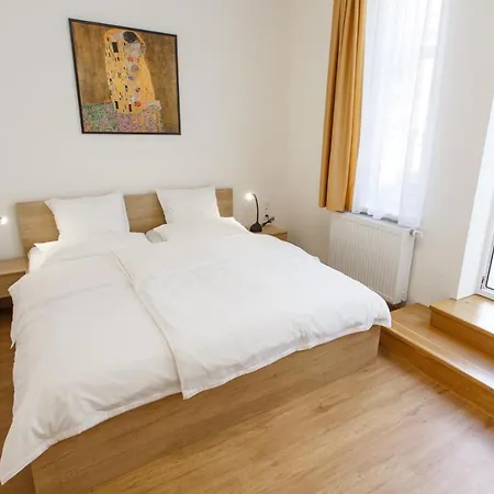 Whitehouse 아파트 *