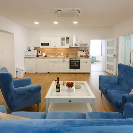 Whitehouse * 오스트라바