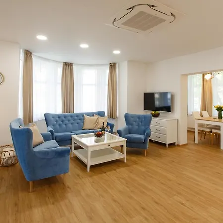 Whitehouse Апартаменты *