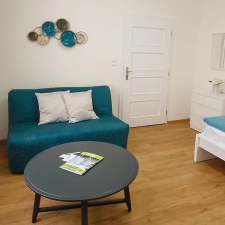 Апартаменты Whitehouse