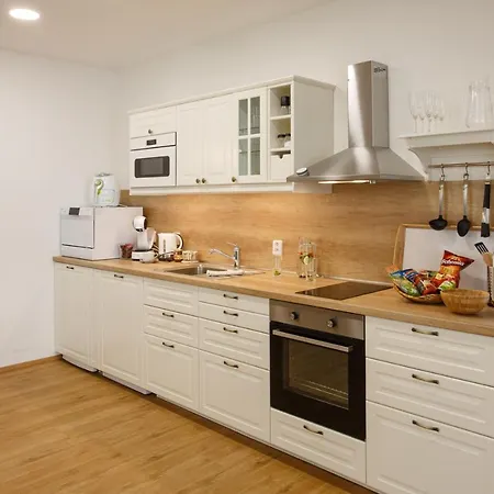 Whitehouse Острава