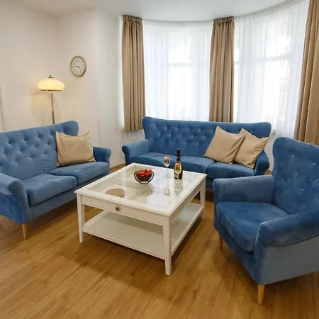 Апартаменты Whitehouse *