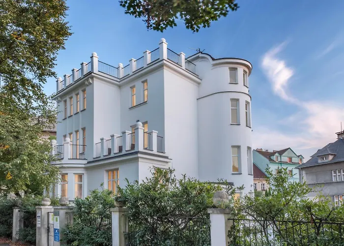 Whitehouse Apartment *