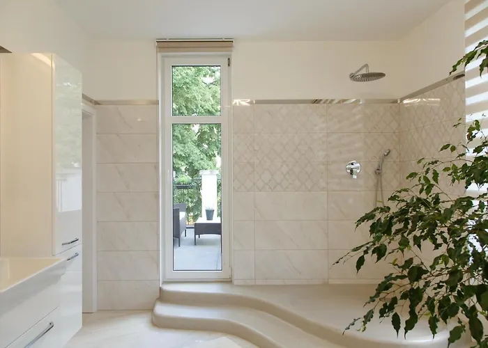 Whitehouse * Ostrava