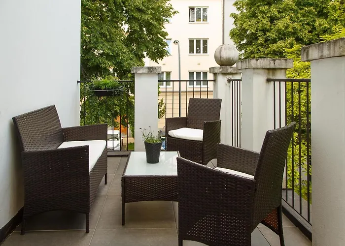 Whitehouse Apartment *