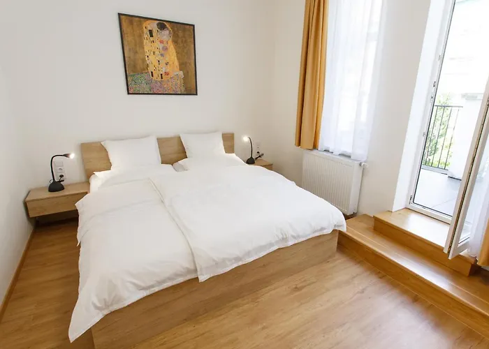 Whitehouse Apartment *