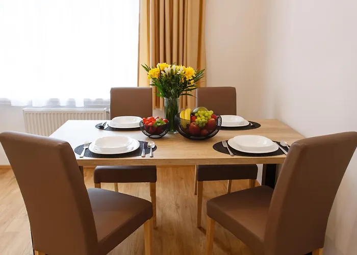 Whitehouse Apartment *