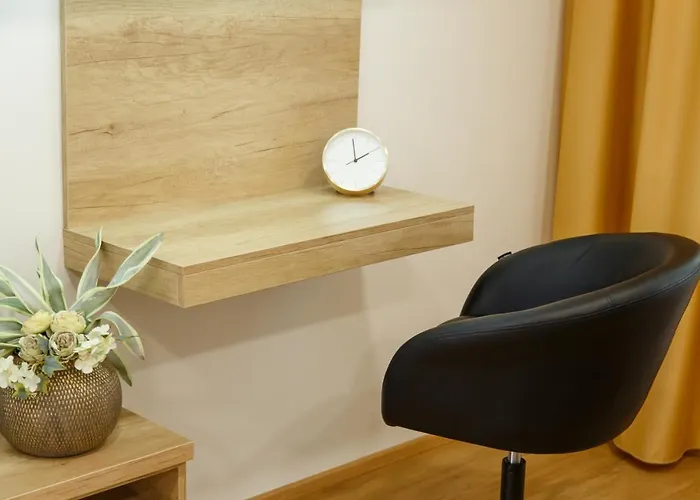 Whitehouse Apartment