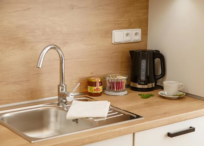 Whitehouse Apartment