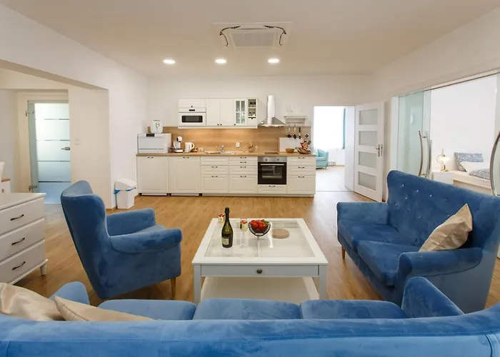 Whitehouse * Ostrava