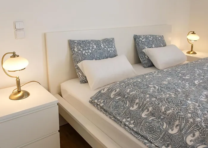 Whitehouse Apartment *