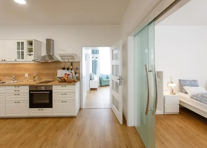 Whitehouse Apartment *